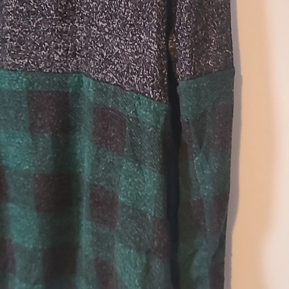 Stylish Black Green Lace Plaid Top Maurices Size XXL Lightweight Long Sleeves - Picture 3 of 8